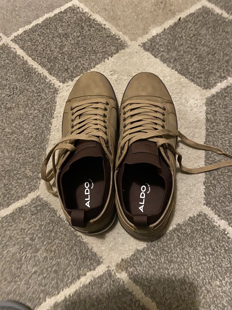 Sapatos novos Aldo