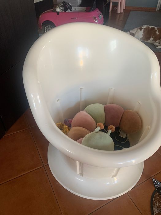 Poltrona IKEA com arrumação