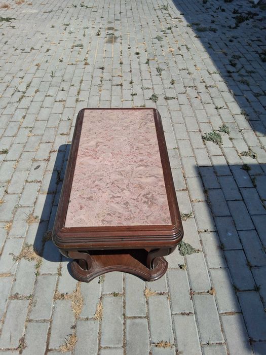 Mesa de centro com pedra