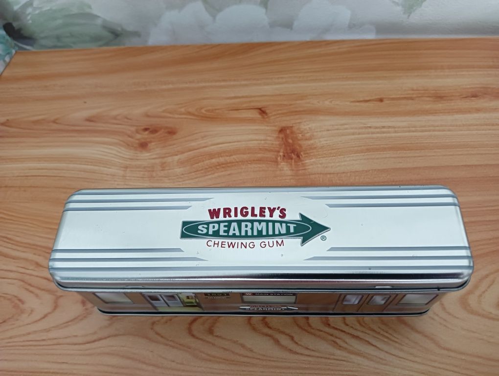 Metalowe pudełko wrigleys spearmint