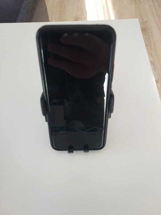 Uniwersalny uchwyt samochodowy na telefon do nawiewu – pewny chwyt