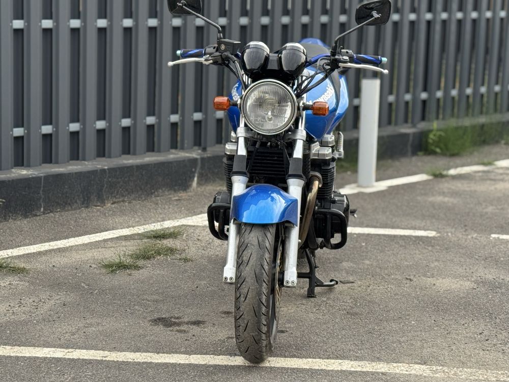 Мотоцикл Kawasaki zr 7