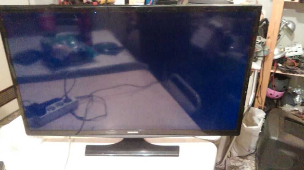 telewizor LED samsung UE32J4100AW uszkodzony