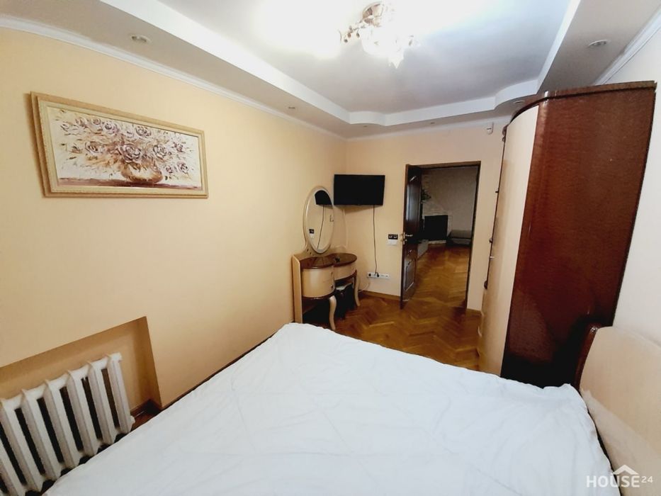 Сдается 2-ух комнотная квартира ПОСУТОЧНО, просторная современная