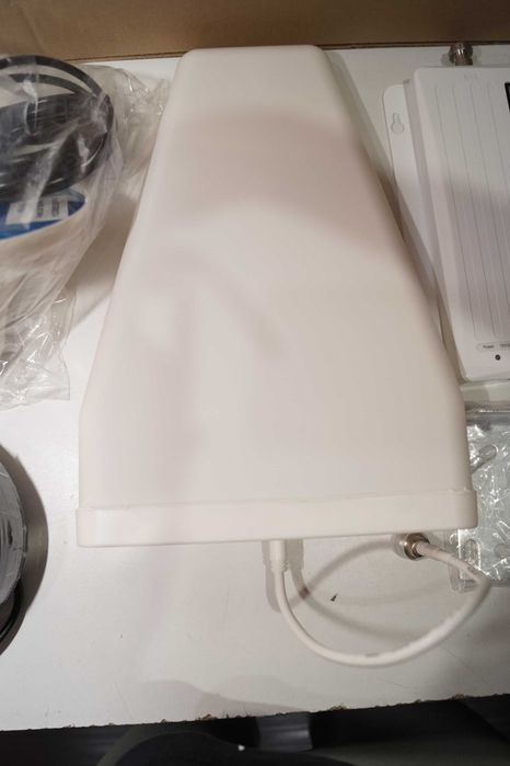 G404 Wzmacniacz sygnału komórkowego GSM LTE od 800 do 2700 MHz