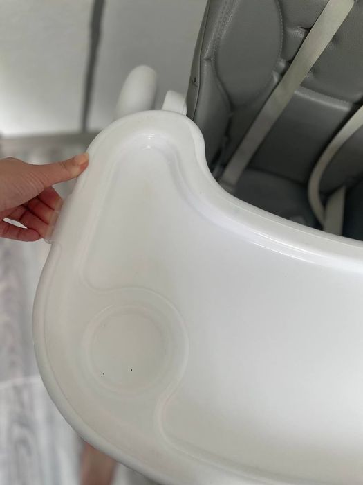 Стіл для годування