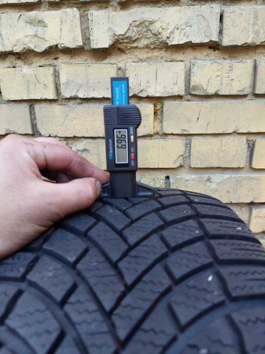 Шини б/в 225 60 R18 Bridgestone Blizzak LM005