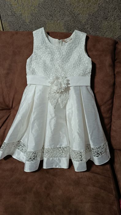 Шикарна сукня для красуньки