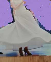 Elegancka suknia ślubna Lisa Ferrera kolor śmietankowa biel z kieszeni