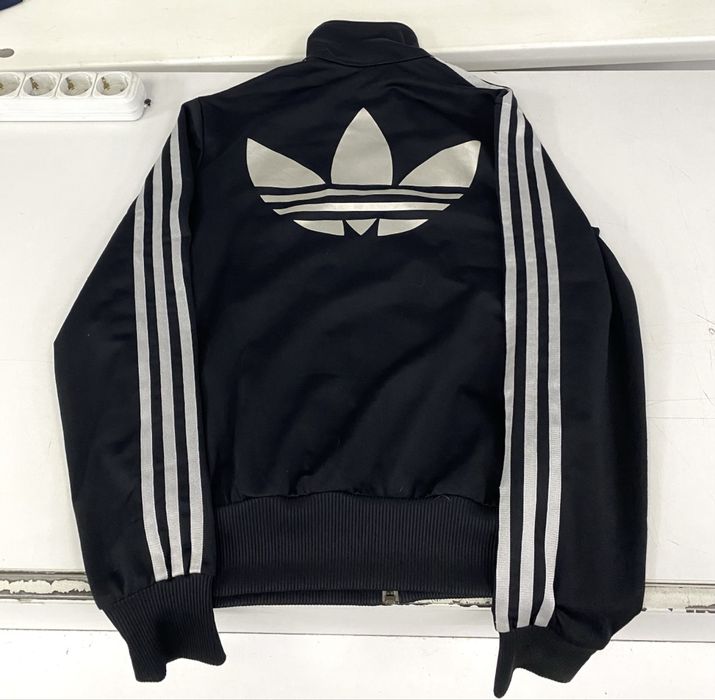 Бомбер адидас лампасы мастерка adidas zne поставка речей рейв адик про