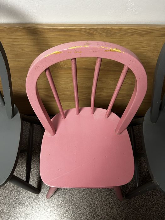 4 krzesla plus 1 dzieciece ikea
