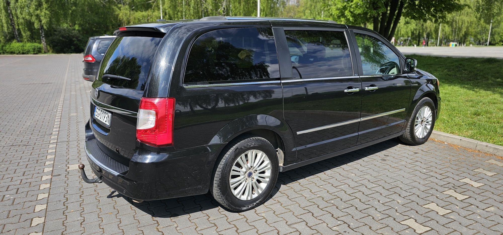 Lancia Voyager - uszkodzony lewy przód. ZAREZERWOWANE.