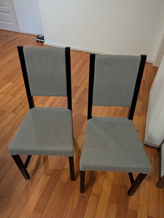 Mesa extensível Nasinge e cadeiras