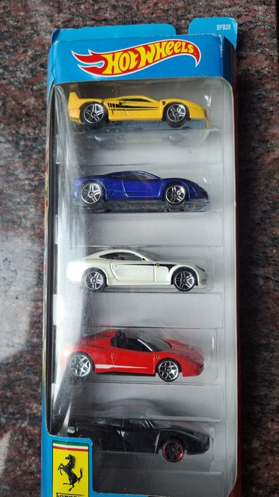 Hot Wheels Ferrari 5