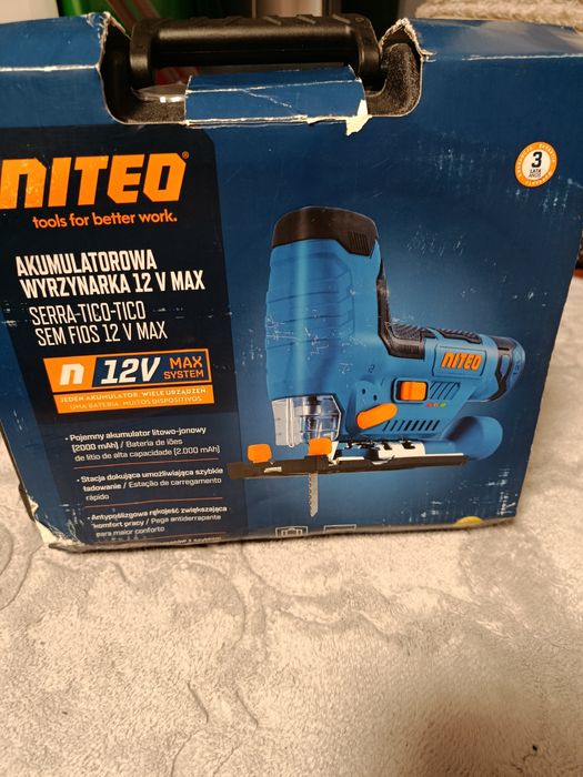 Wyrzynarka akumulatorowa 12v max Niteo z walizką