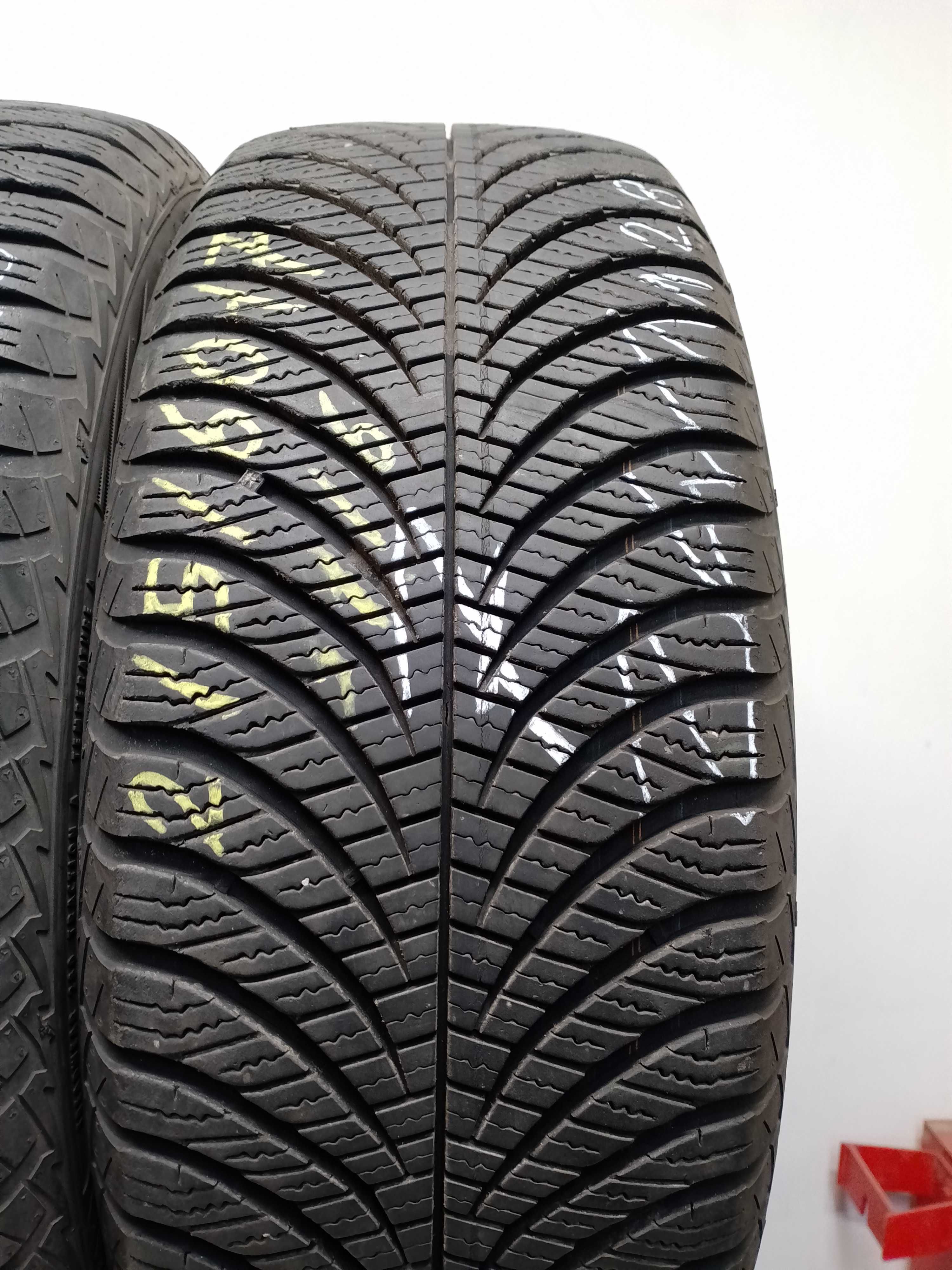 215/60 17 GoodYear Vector4Seasons 3416/3318 Obrzycko Z1128