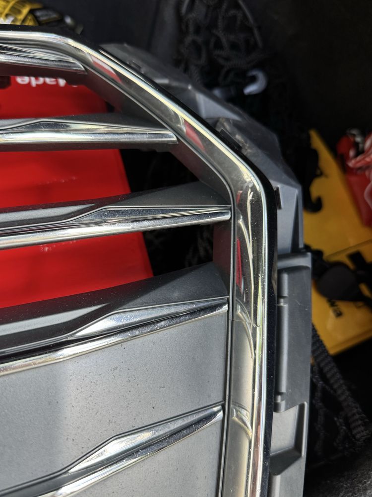 Grill audi a4 b9 s line przed lift