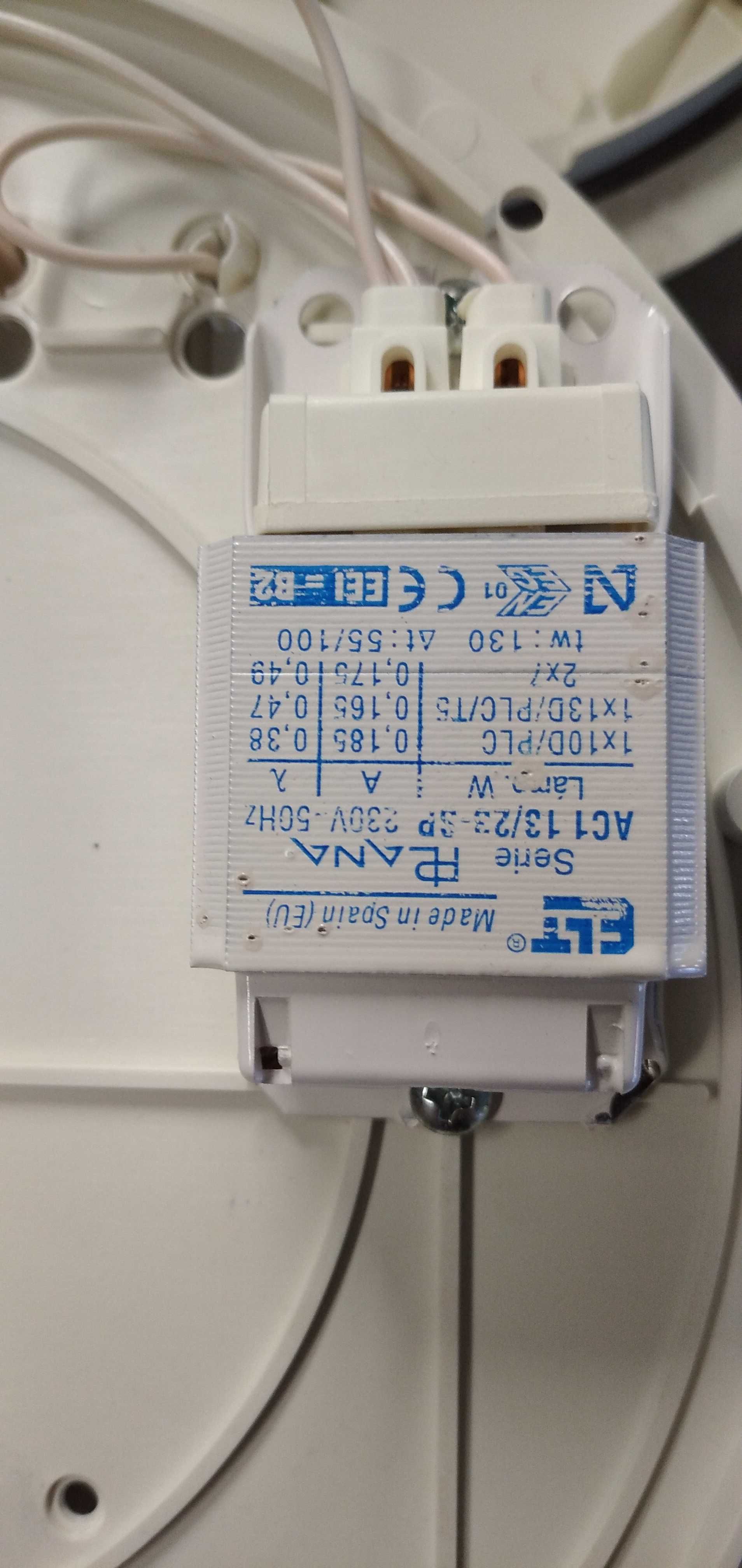 lampa plafon oświetlenie piwnicy garażu