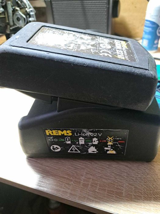 Ładowarka rems 22v 90w 571575 akumulator rems-press  22V 2,5 ah