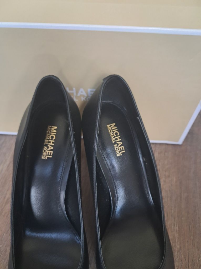 Michael Kors szpilki czółenka na obcasie izzy flex pump leather skórza