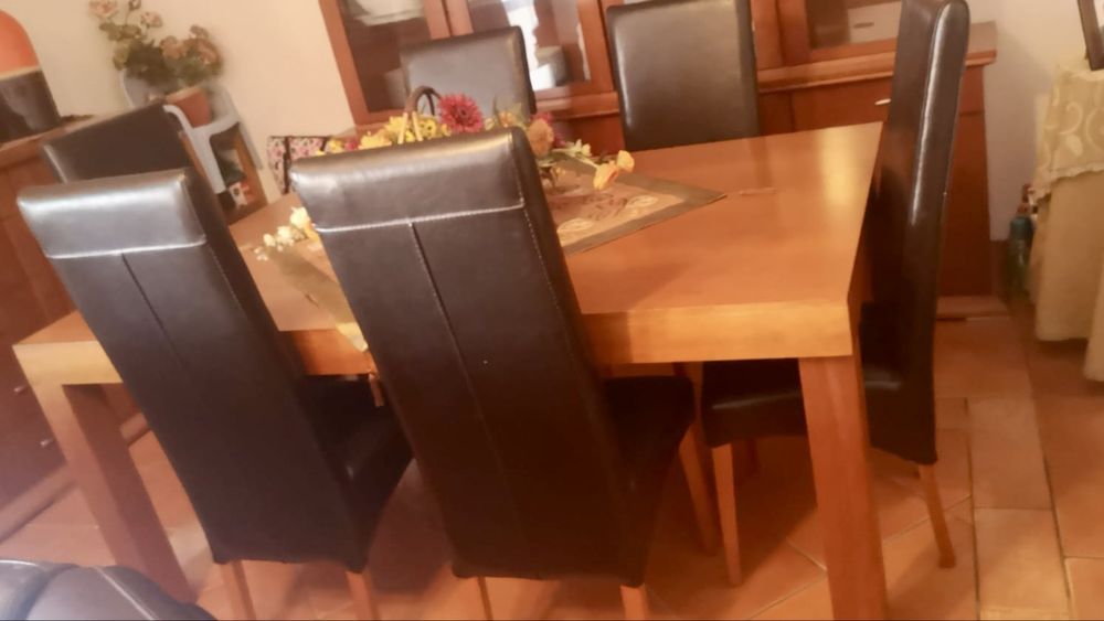 Conjunto de mesa jantar + 6 cadeiras