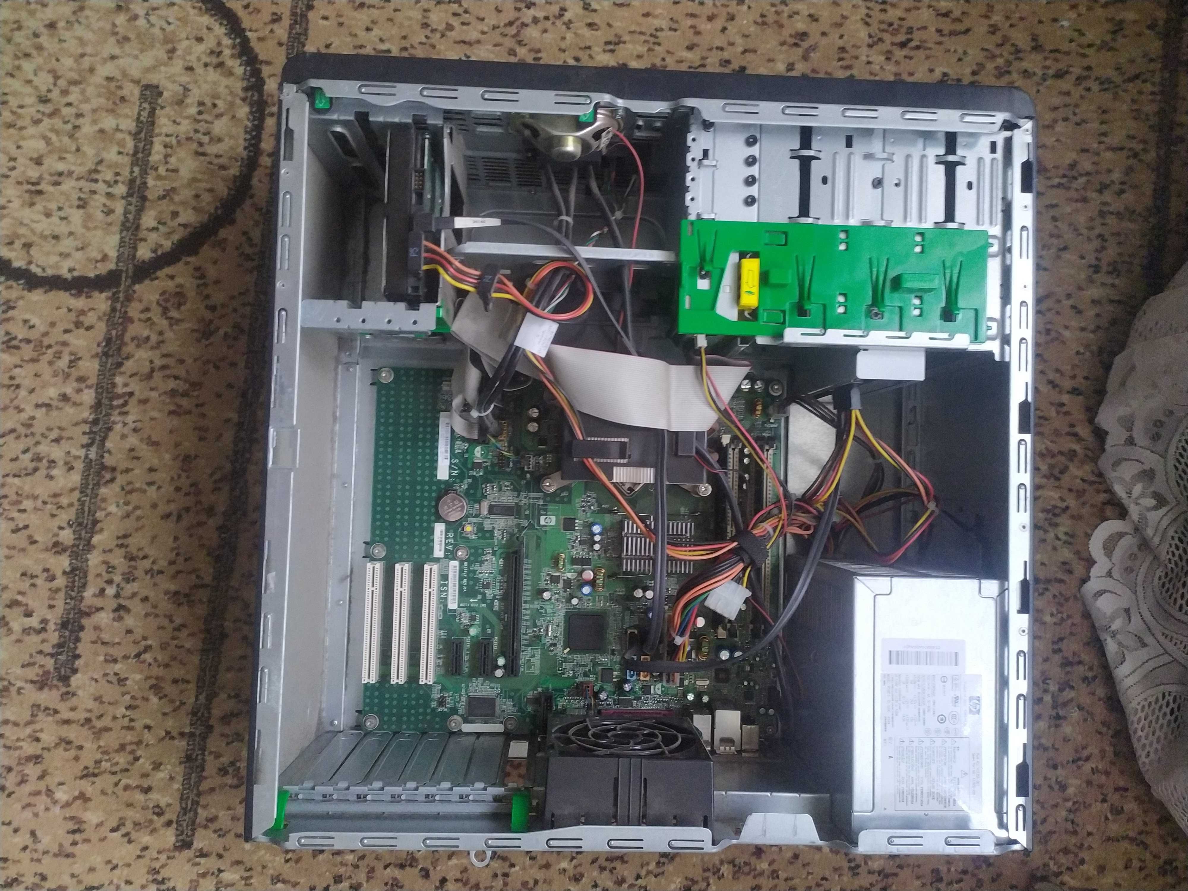 Брендовий ПК HP - Intel Core2Quad Q6600 (4 ядра 2,4 ГГц)