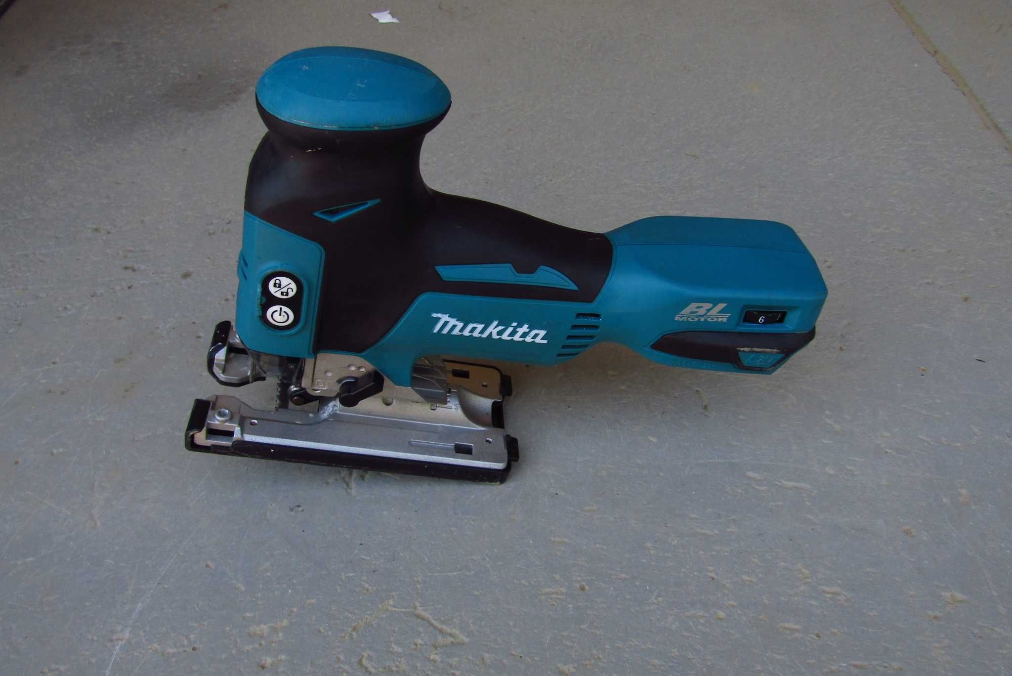 Wyrzynarka Makita DJV 181   AKU