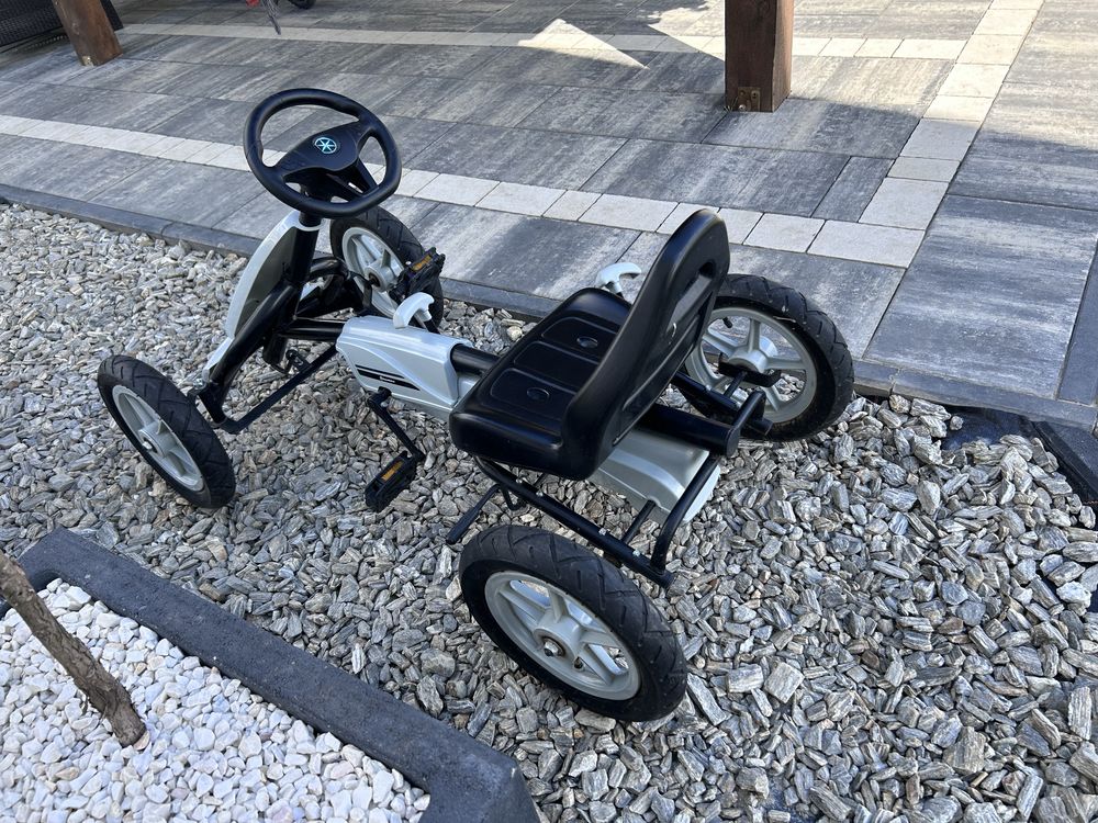 Gokart na pedała do 50 kg dla dzieci