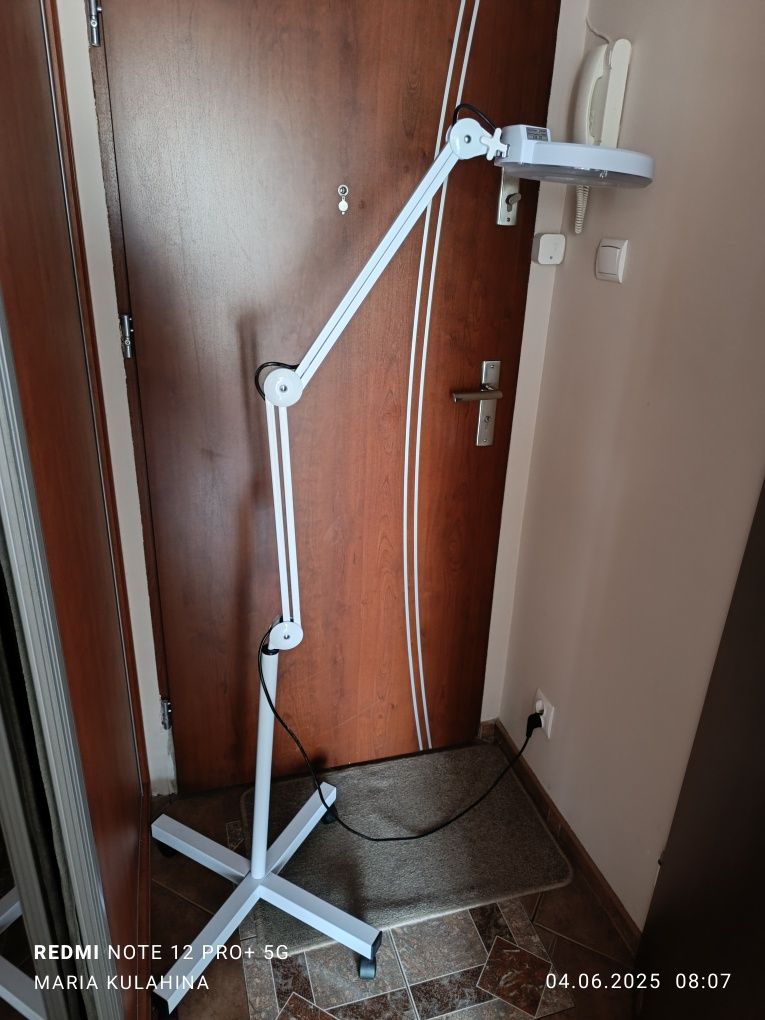 Lampa kosmetyczna z lupą 8 dpt