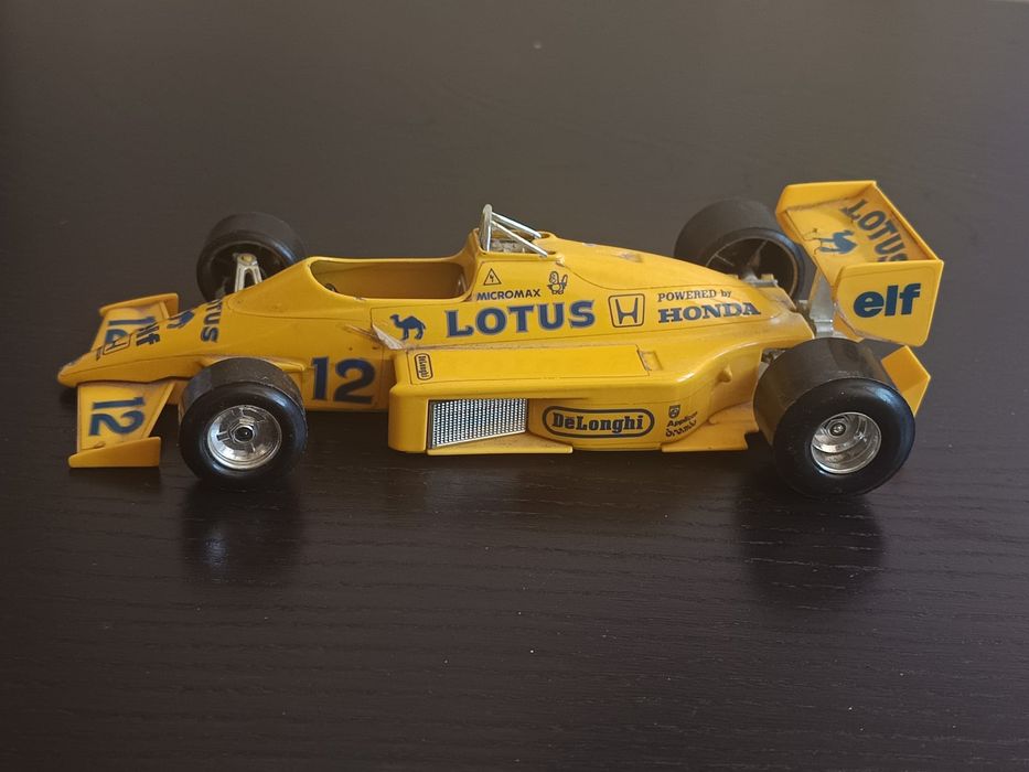 Carro fórmula 1 Burago 1/24