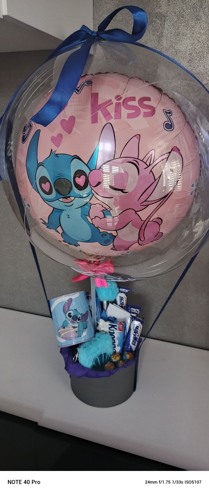 Tort z pampersow . Balony bubble