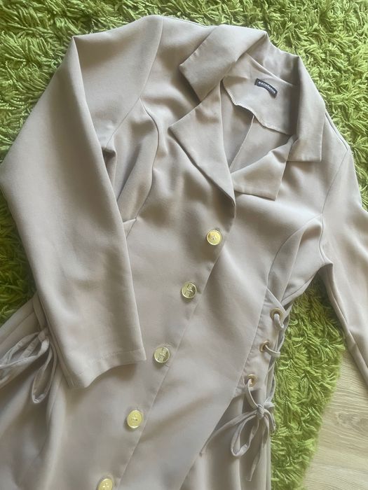 Sukienka z wiazaniami