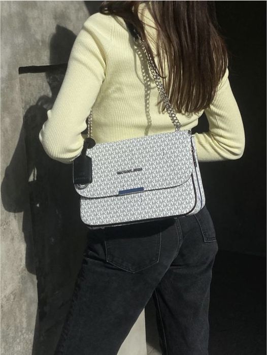 Маленькая сумка в стиле Michael Kors zippy bag white