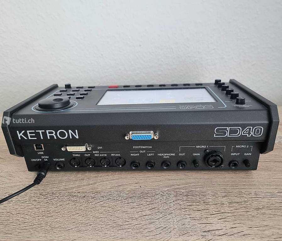 Ketron SD40 Como Novo pouco foi usado