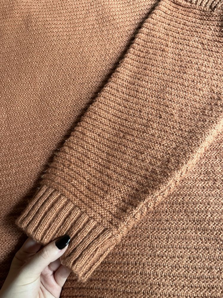 Sweter oversize M/L długi rękaw dekolt serek
