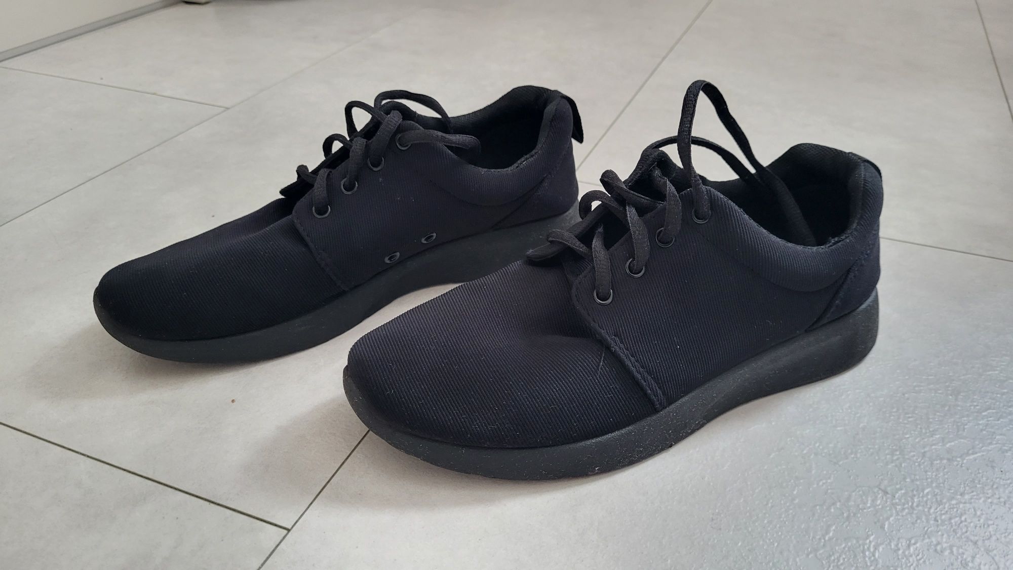 Buty czarne 42 chłopięce