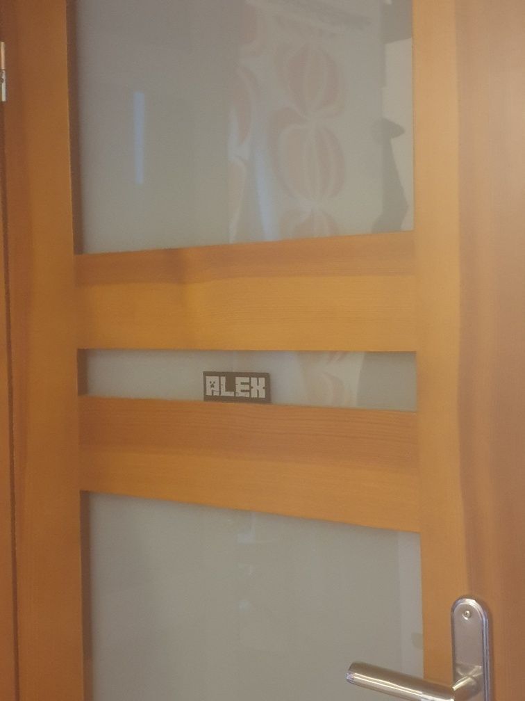 Unikatowe Tabliczki z Twoim Napisem do Naklejenia + Taśma w Zestawie!