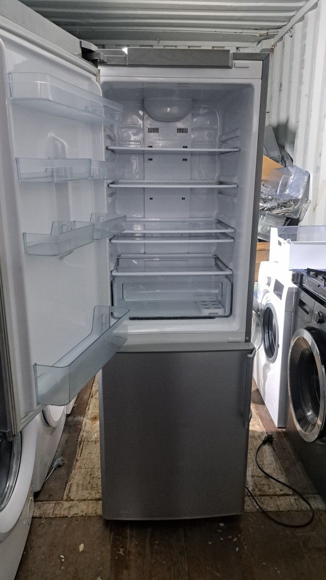Sprzedam lodówkę firmy Samsung no frost