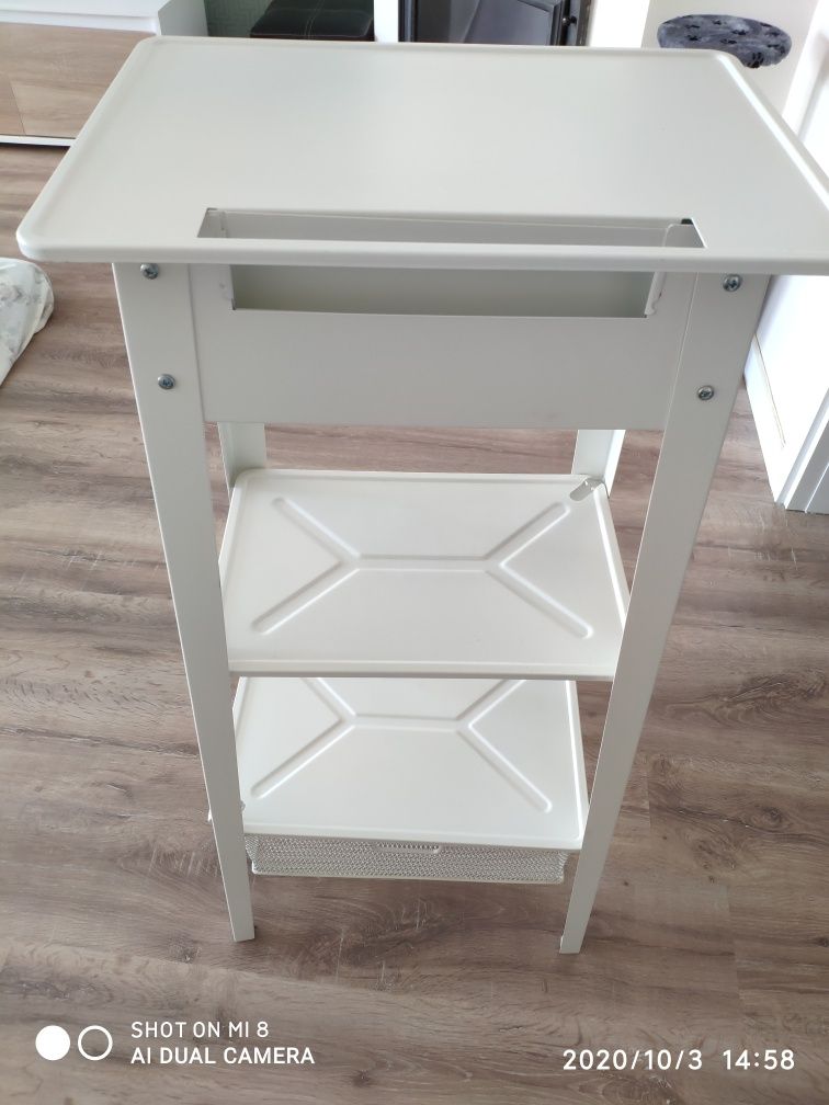 Mesa laptop IKEA como NOVA