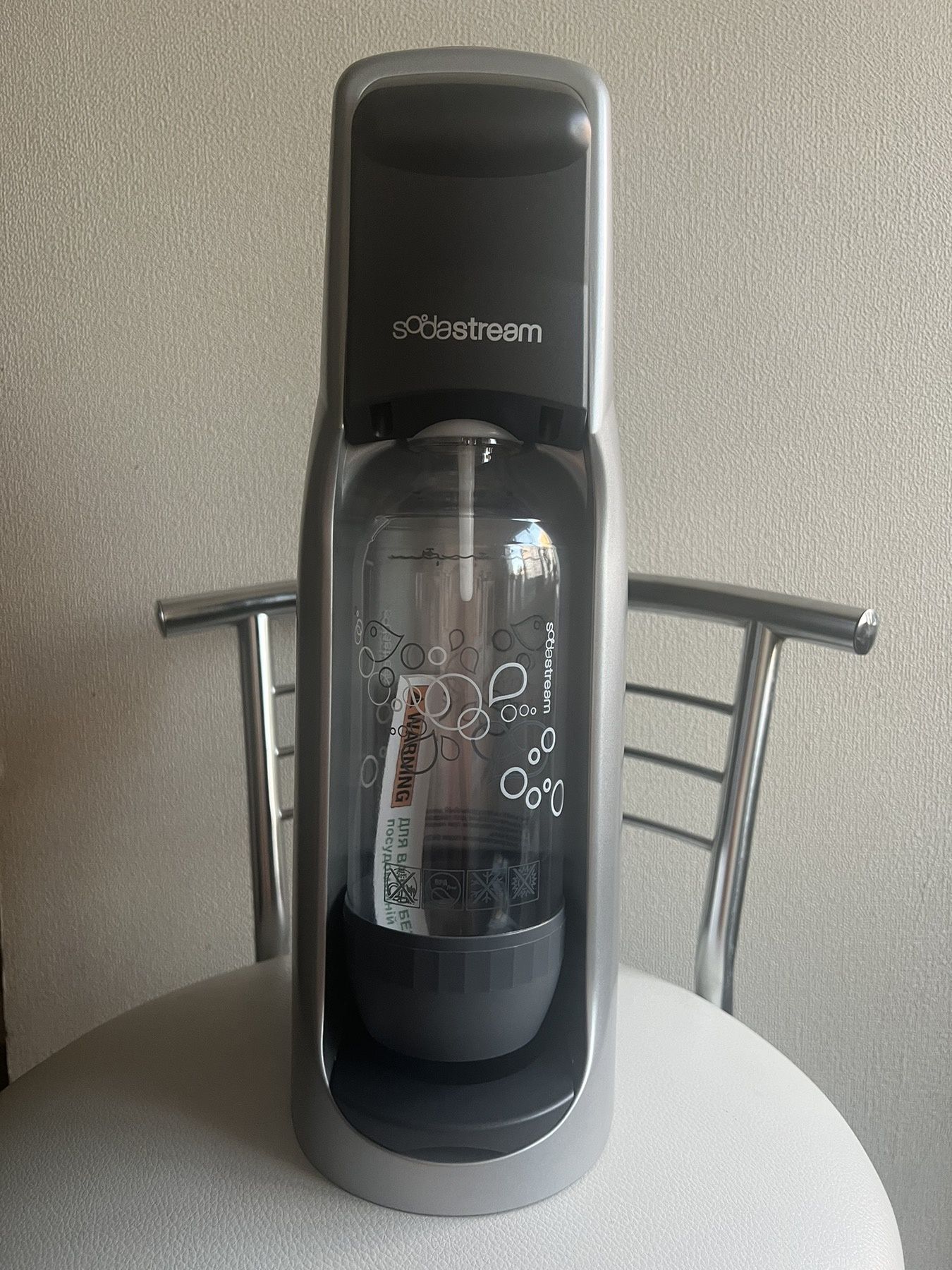 Сифон апарат для ГАЗУВАННЯ води SODASTREAM STREAM Титан/Срібло