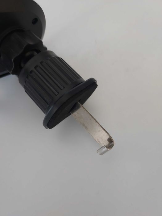 Uniwersalny uchwyt samochodowy na telefon do nawiewu – pewny chwyt