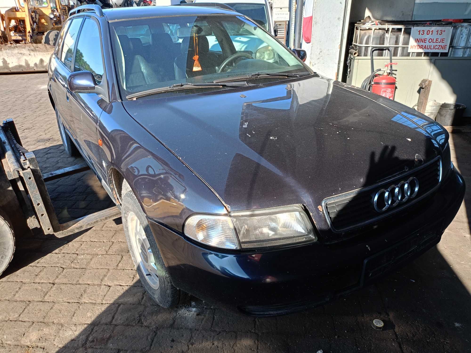 Audi A4 B5 Kombi Zderzak Maska Lampa Błotnik Drzwi Lusterko Części