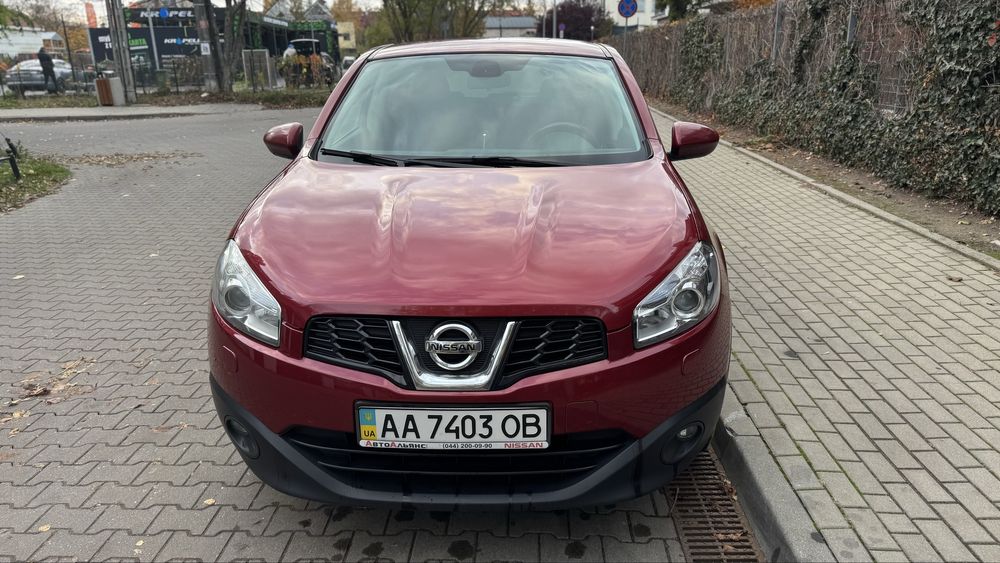Автомобиль Nissan Qashkai 2013 CVT 1.6