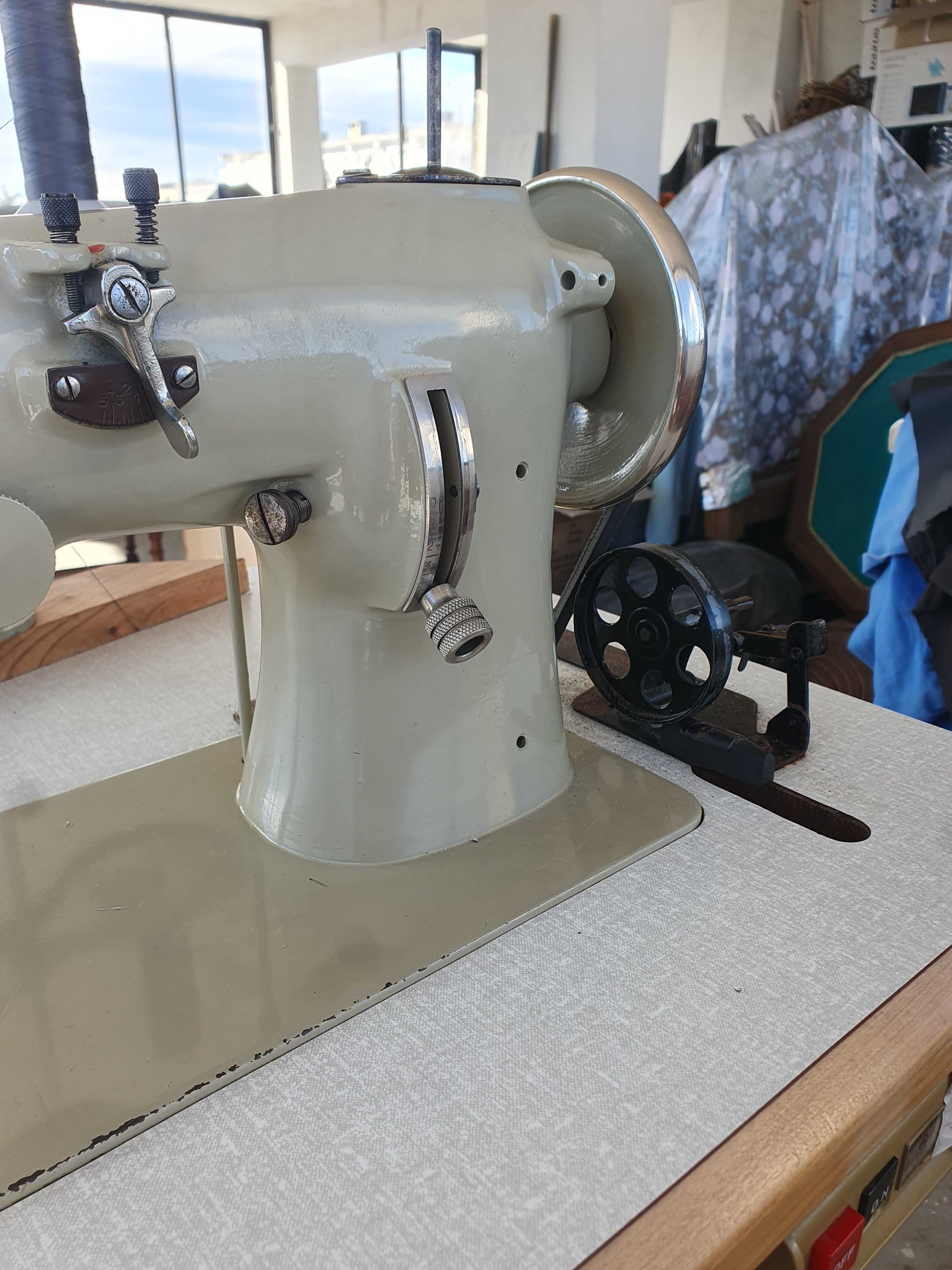 Troco ou vendo maquina costura industrial