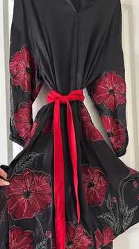 Сукня Zara в стилі вишиванки