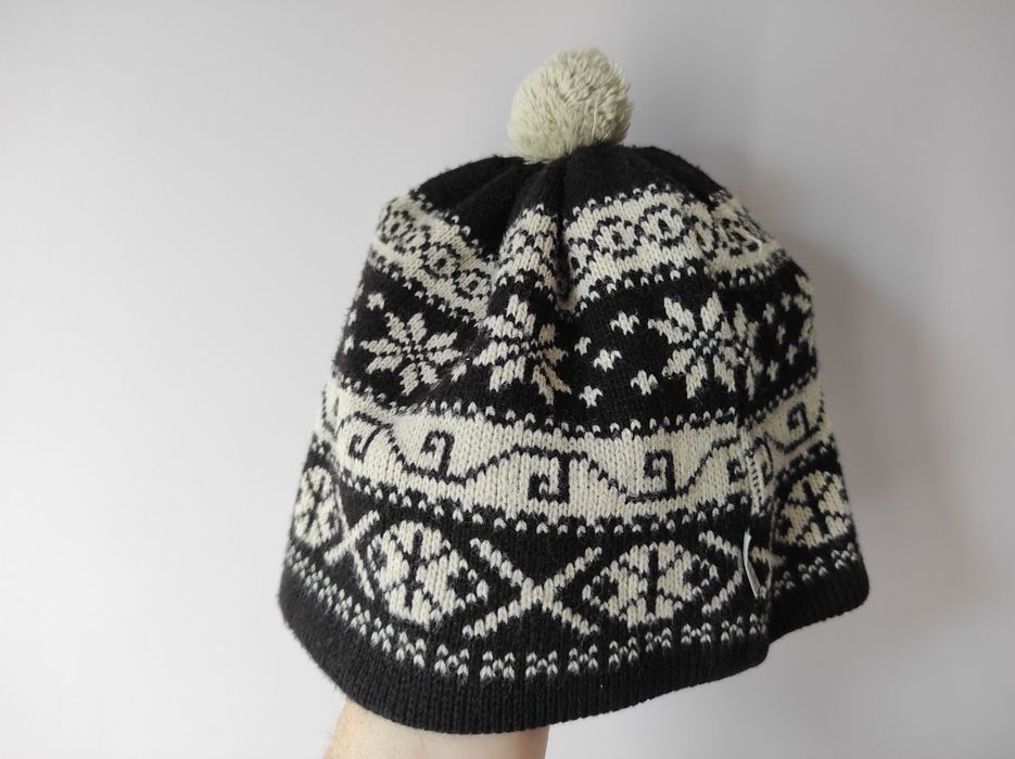 Czapka we wzorki na głowę dorosłego