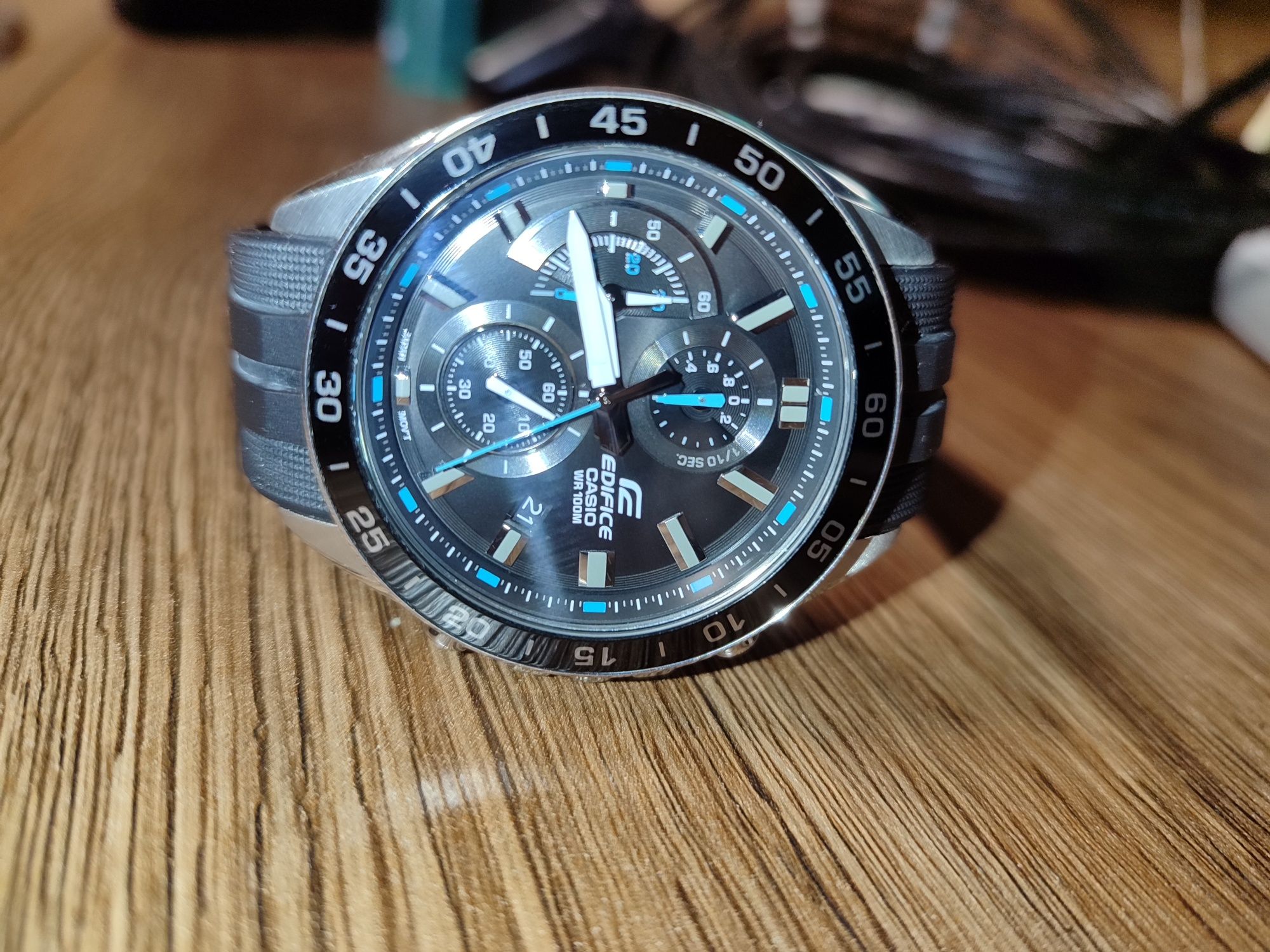 Часы Casio  efv-550p-1avuef edifice