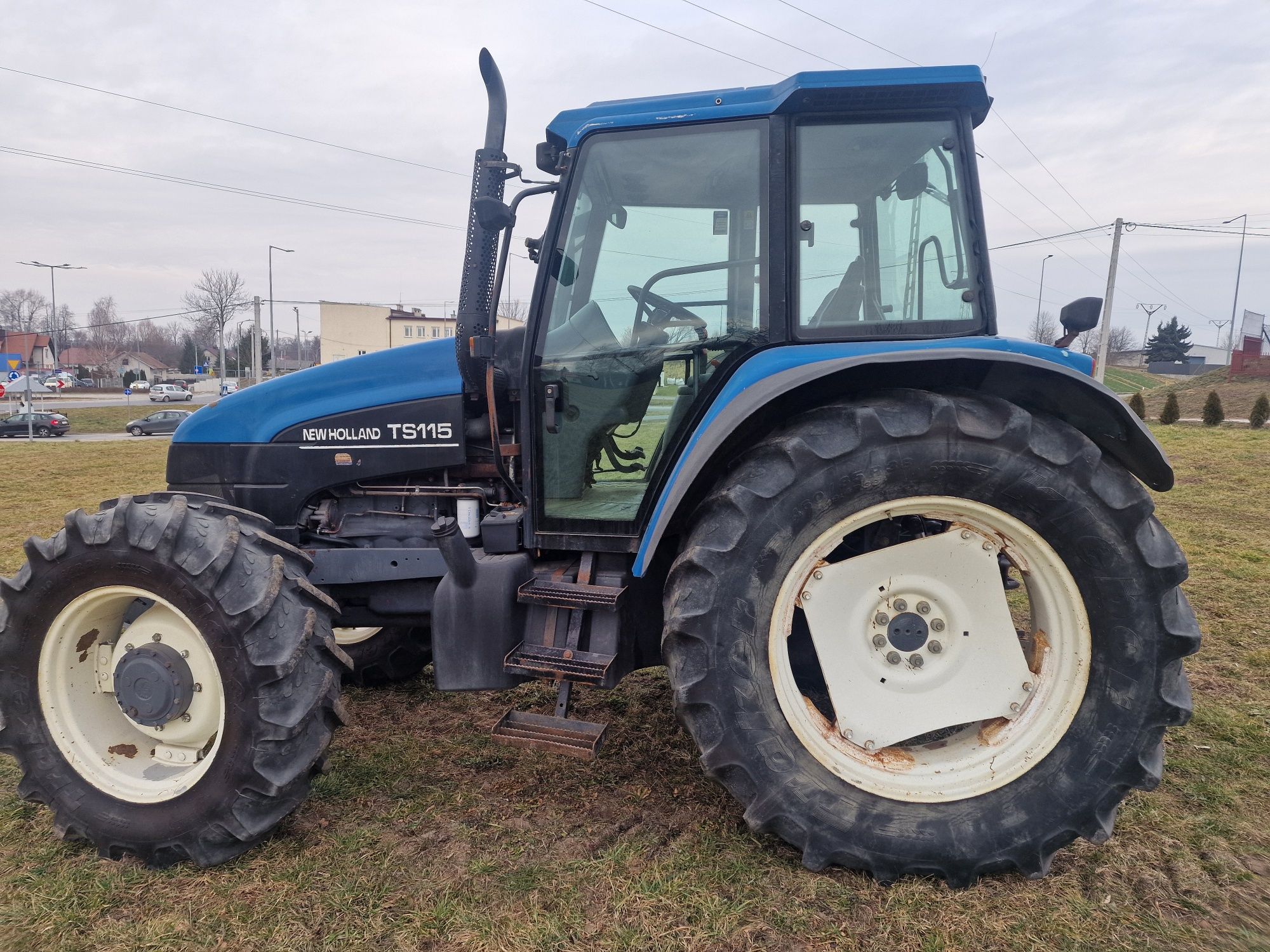 Traktor New Holland TS115