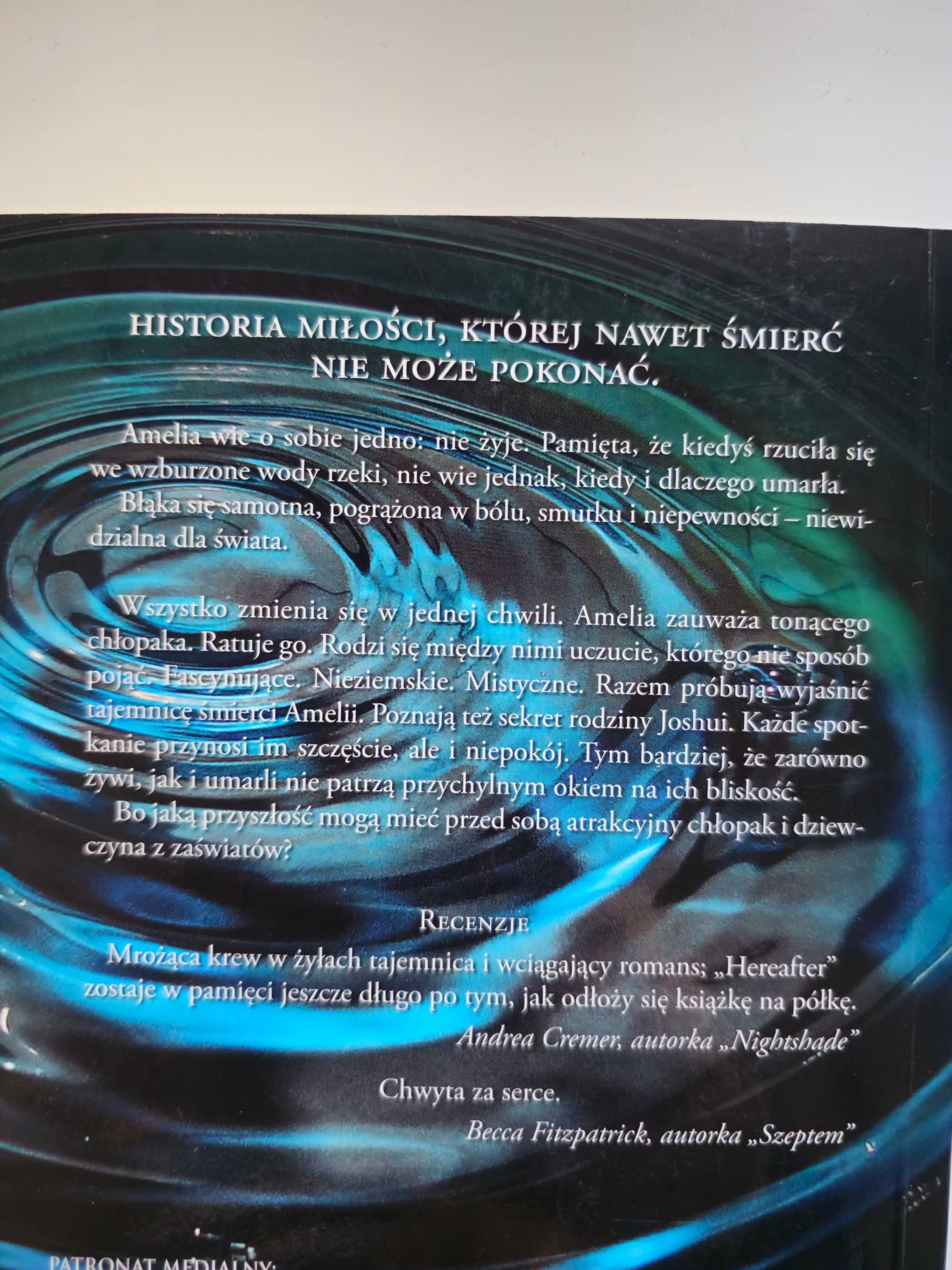 Książka "Pomiędzy" Tara Hudson