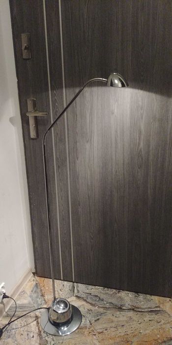 Piękna, chromowana lampa podłogowa - regulowana LED - jak NOWA